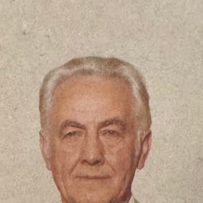 Hans Magard senior, weißhaarig, Ausschnitt aus einer Familienaufnahme.